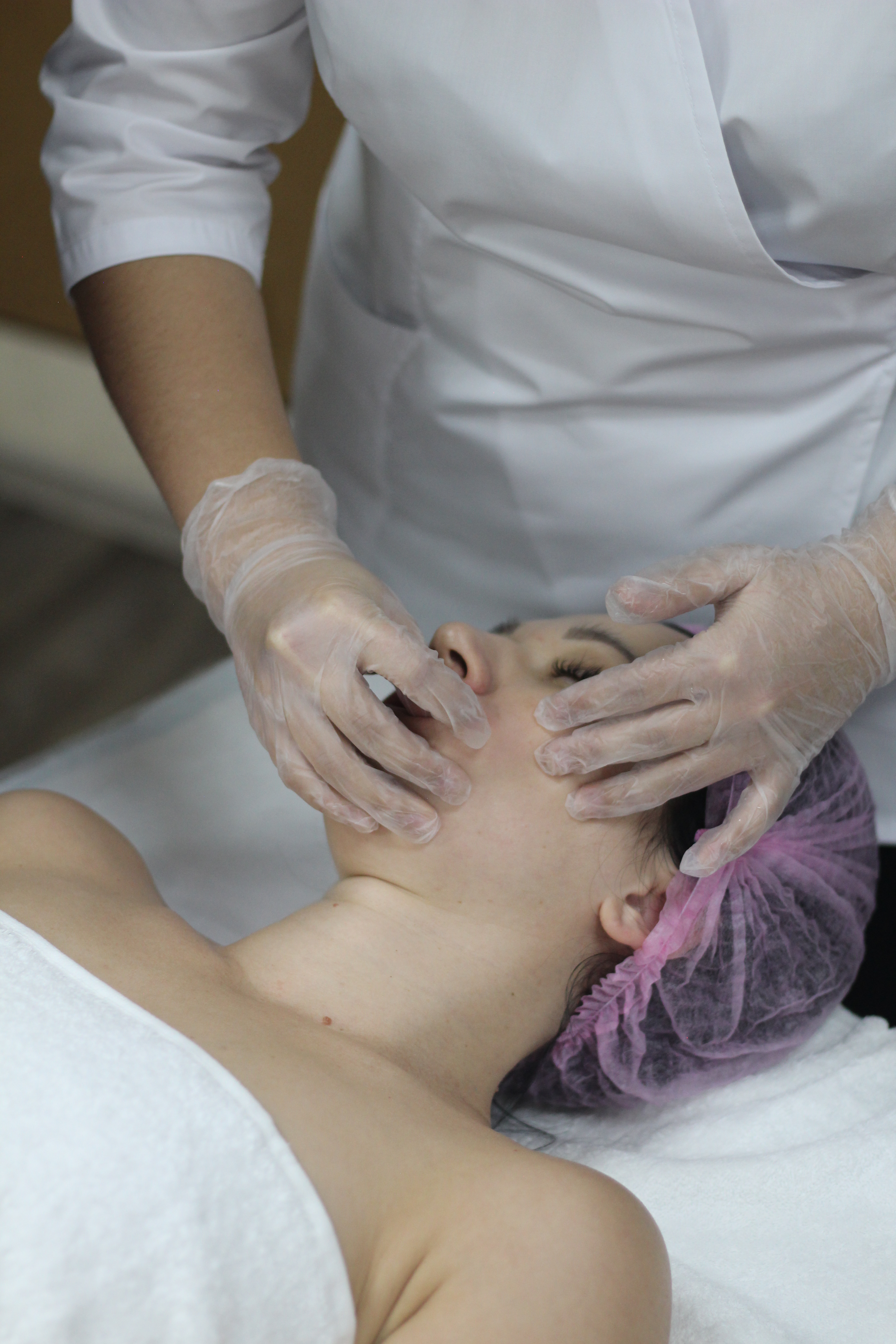 Буккальный массаж: лепка лица