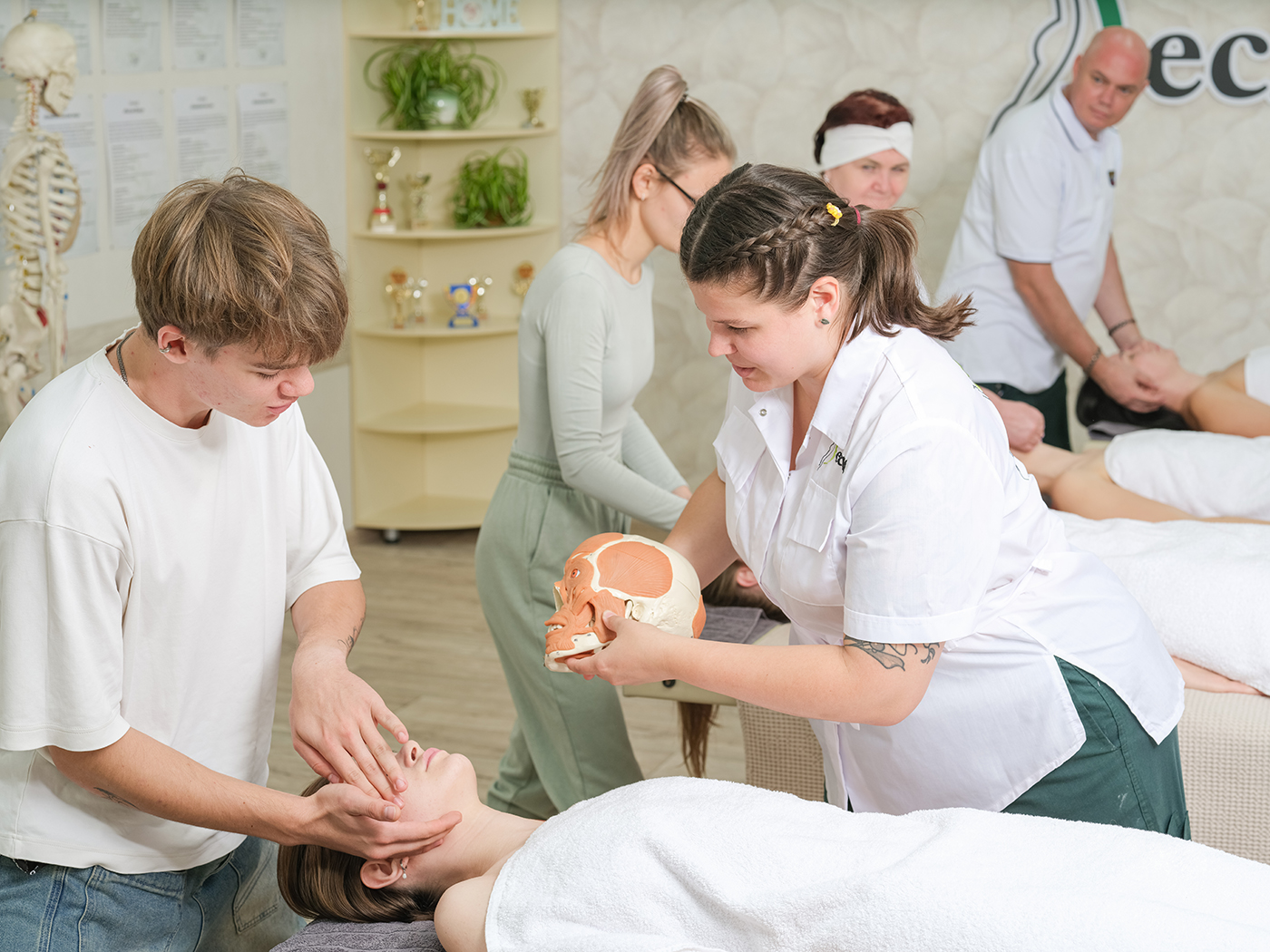 Специалист по массажу лица